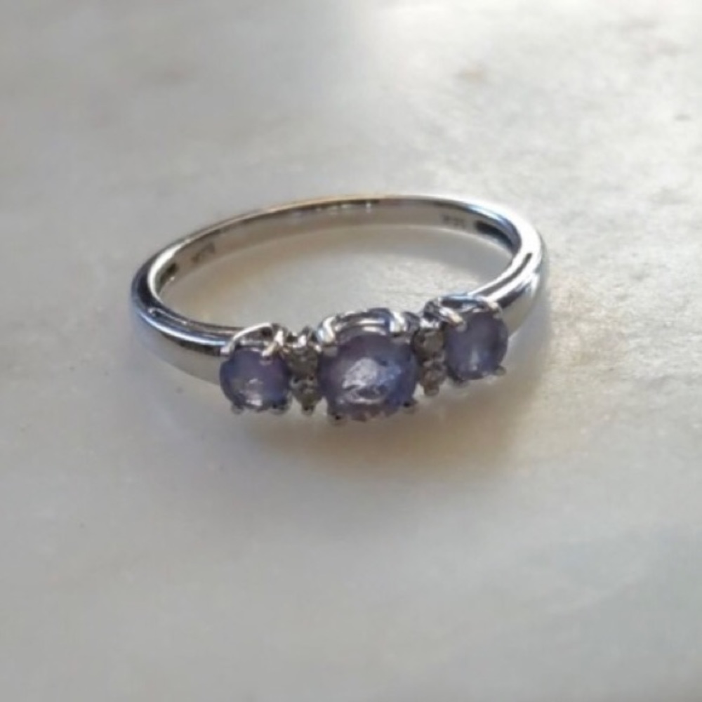 Tanzanite & Diamond Ring - Picture 2 of 4